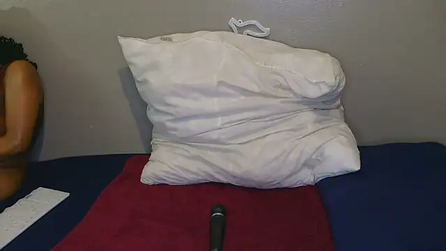 Serafynn online show from November 26, 2025, 5:51 am