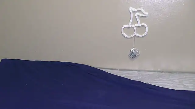 Snapshot of Serafynn chatting on October 28, 2025, 6:29 pm Serafynn online show from October 28, 2025, 6:29 pm