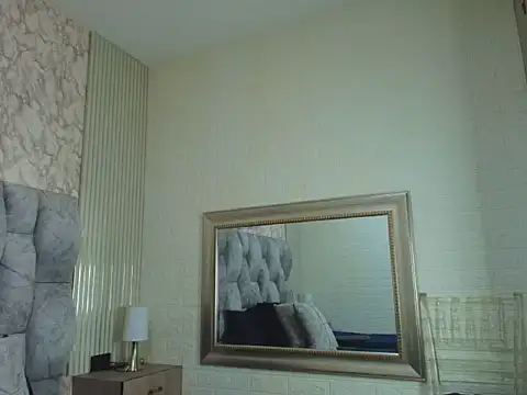 sofiagutierrez   online show from September 25, 2025, 3:12 am