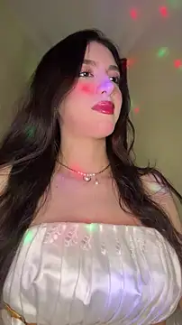 Emily-hottson online show from February 15, 2026, 5:19 am