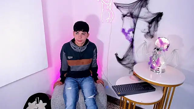 Peter chase online show from October 22, 2025, 7:46 pm