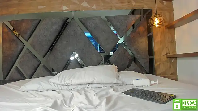 Scarlet  Jones  online show from September 26, 2025, 8:49 pm