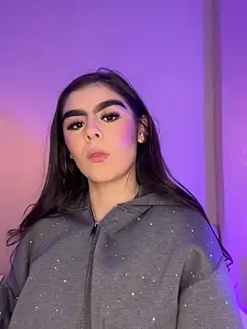 SofiaFontaiine online show from November 18, 2025, 4:49 am