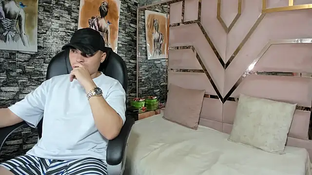 DuoAndLovee online show from October 16, 2025, 8:39 pm