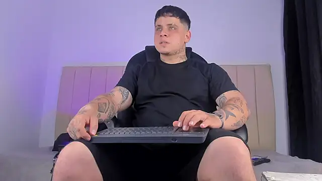 denis munera online show from February 17, 2026, 8:28 pm