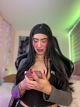 camila1 torres  online show from April 18, 2026, 8:20 pm