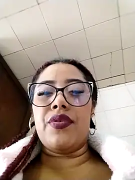 Ebony-Goddess19 online show from November 11, 2025, 3:18 pm