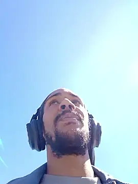 Mikaaa97 online show from April 8, 2026, 11:44 am