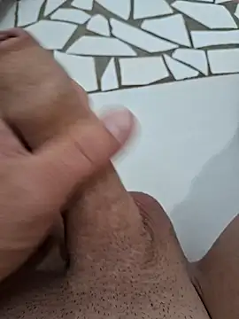 rafaelsouzzaa online show from September 18, 2025, 10:40 am