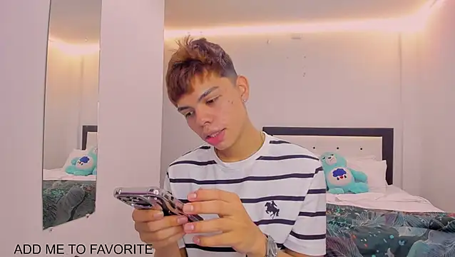 Zacktorres  online show from February 13, 2026, 10:54 pm