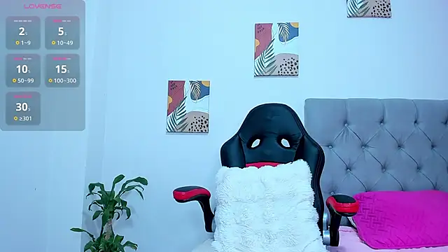 mia hajar333 online show from November 8, 2025, 7:28 pm