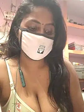 Jasmine Januja online show from November 19, 2025, 2:28 pm