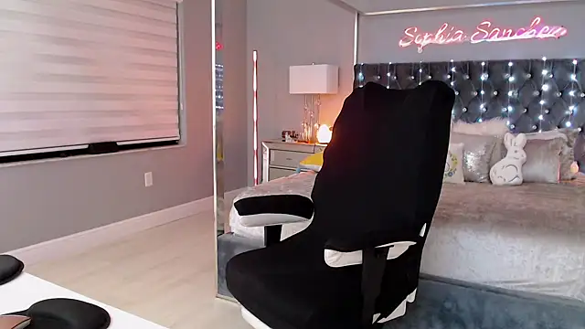 theofficialsophiasanchez online show from March 31, 2026, 12:12 am