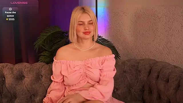 Amelia Wells online show from November 29, 2025, 4:45 am