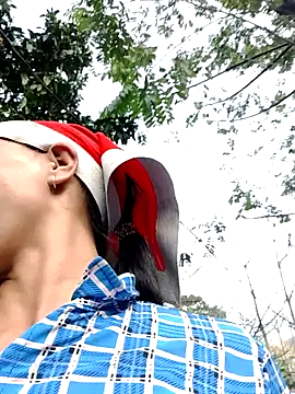 Snapshot of donna-bae chatting on February 16, 2026, 9:41 am donna-bae online show from February 16, 2026, 9:41 am