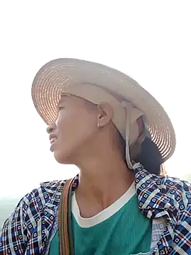 donna-bae online show from October 30, 2025, 12:20 am