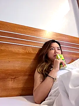 Snapshot of MaiHoang2k chatting on October 30, 2025, 3:27 am MaiHoang2k online show from October 30, 2025, 3:27 am