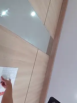 Snapshot of MaiHoang2k chatting on October 3, 2025, 6:48 am MaiHoang2k online show from October 3, 2025, 6:48 am