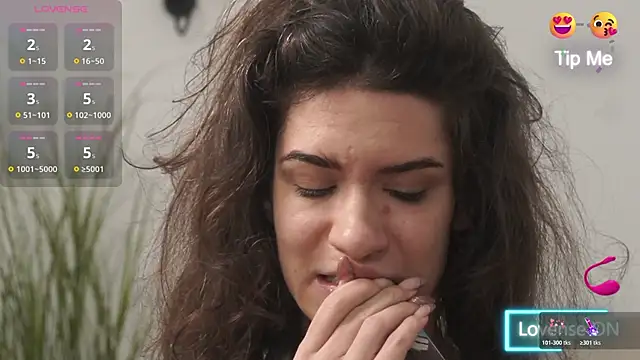 adisson fox online show from November 19, 2025, 7:08 am