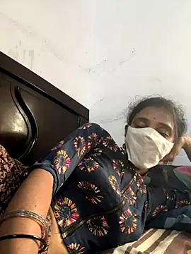 sweetreddy-02 online show from October 3, 2025, 8:49 am