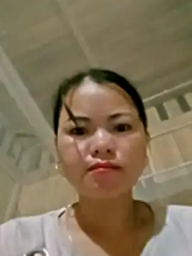 emly-xinh18 online show from November 12, 2025, 9:18 pm