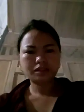 emly-xinh18 online show from September 30, 2025, 10:43 am