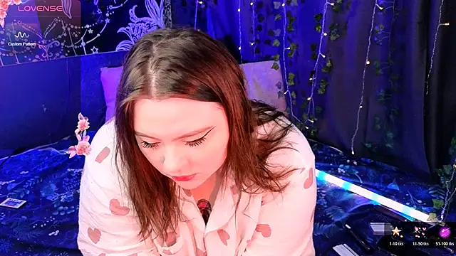 Snapshot of Marshmallowbeauty chatting on November 23, 2025, 10:31 pm Marshmallowbeauty online show from November 23, 2025, 10:31 pm