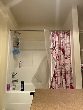 Snapshot of Matthew23Z chatting on October 18, 2025, 9:06 pm Matthew23Z online show from October 18, 2025, 9:06 pm