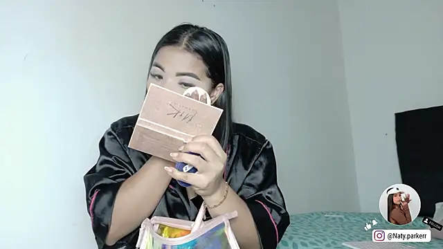 Natashaparker   online show from March 12, 2026, 9:41 pm