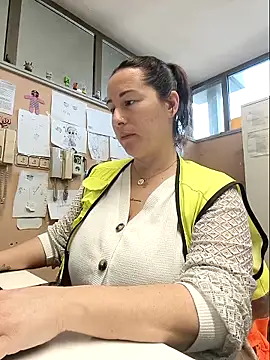 bichota85 online show from March 9, 2026, 11:14 am