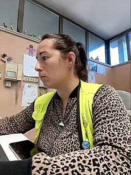 bichota85 online show from November 4, 2025, 10:52 am