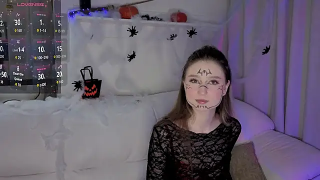  Lua   online show from October 28, 2025, 7:02 pm