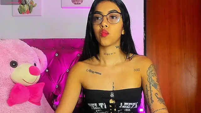 Snapshot of dahiiangomezz chatting on September 19, 2025, 8:40 am dahiiangomezz online show from September 19, 2025, 8:40 am