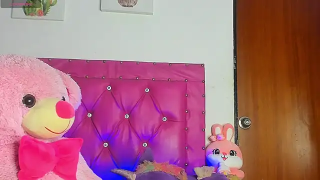 Snapshot of dahiiangomezz chatting on October 3, 2025, 8:27 am dahiiangomezz online show from October 3, 2025, 8:27 am