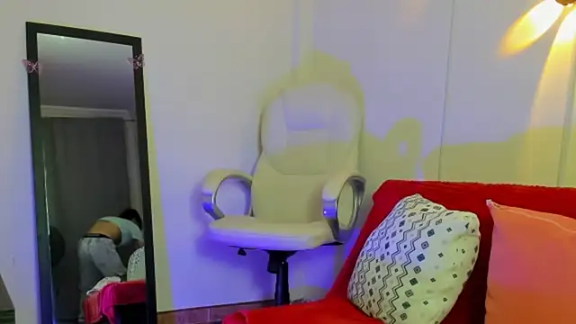 bellmontneon online show from September 26, 2025, 11:06 am