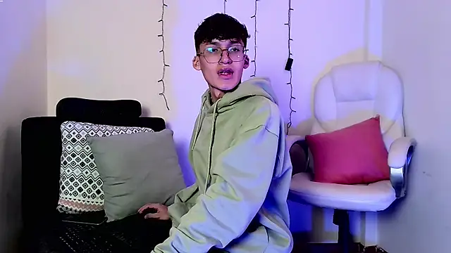 bellmontneon online show from November 3, 2025, 11:25 am