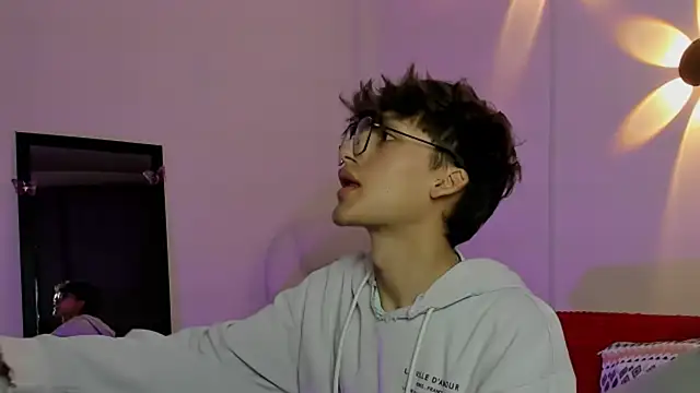 bellmontneon online show from September 24, 2025, 11:06 am