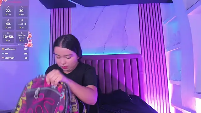 Snapshot of LunaWiill_ chatting on September 20, 2025, 12:43 pm LunaWiill online show from September 20, 2025, 12:43 pm