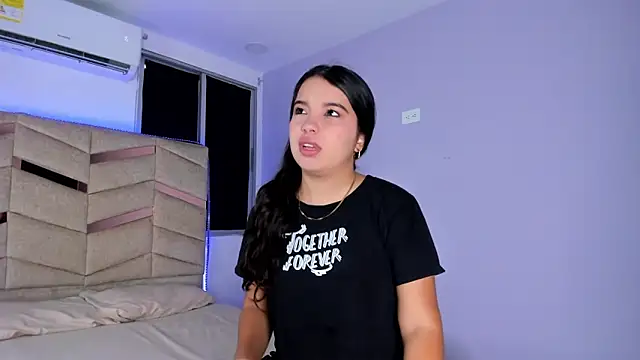 Snapshot of LunaWiill_ chatting on December 1, 2025, 12:39 pm LunaWiill online show from December 1, 2025, 12:39 pm