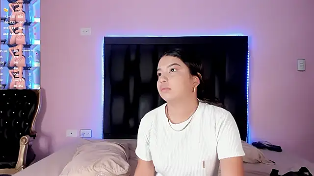 Snapshot of LunaWiill_ chatting on November 8, 2025, 12:20 pm LunaWiill online show from November 8, 2025, 12:20 pm