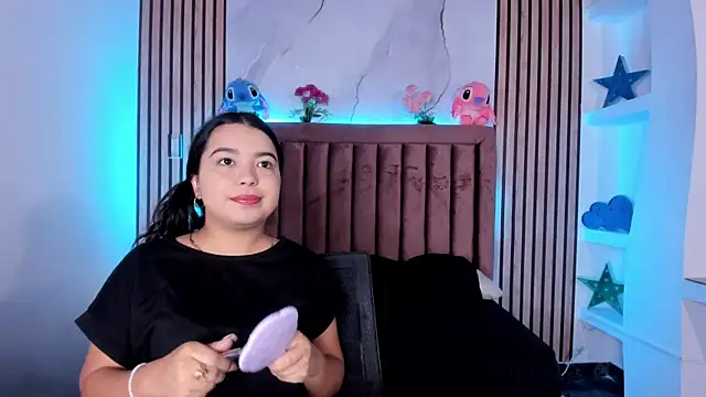 Snapshot of LunaWiill_ chatting on November 24, 2025, 12:05 pm LunaWiill online show from November 24, 2025, 12:05 pm