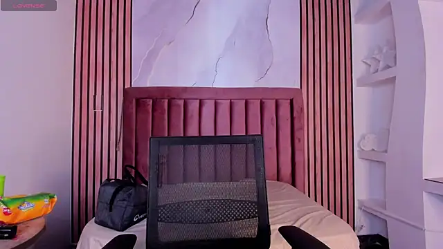 Snapshot of LunaWiill_ chatting on September 26, 2025, 1:18 pm LunaWiill online show from September 26, 2025, 1:18 pm