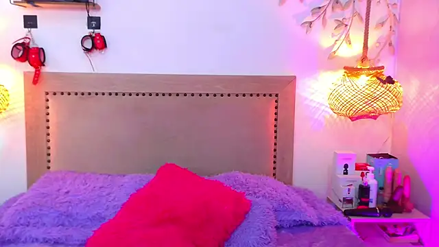 Daphnee-x online show from September 19, 2025, 11:47 am