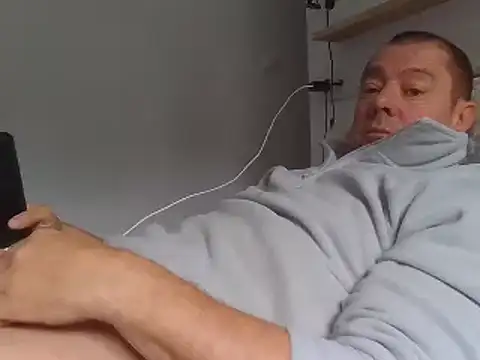 hugoboys4576 online show from October 29, 2025, 11:20 am