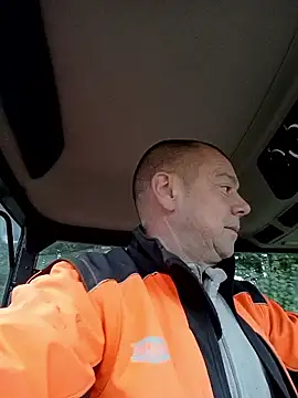 hugoboys4576 online show from September 26, 2025, 6:53 am