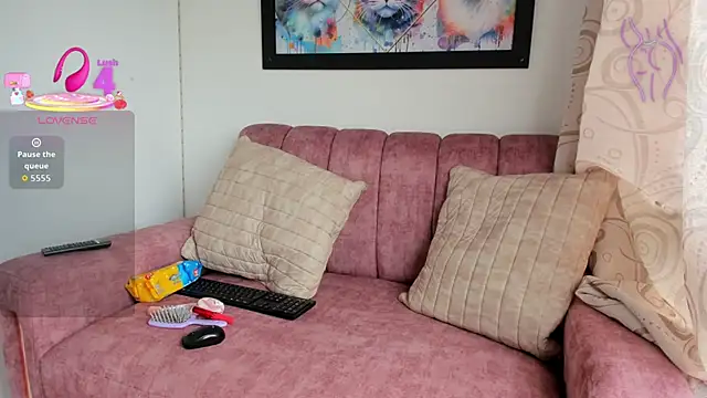 Flufi 740 online show from October 6, 2025, 6:19 pm