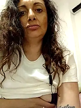 dulcefanny online show from December 1, 2025, 2:01 am