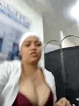 Snapshot of MILA__06 chatting on April 30, 2026, 1:07 pm MILA 06 online show from April 30, 2026, 1:07 pm