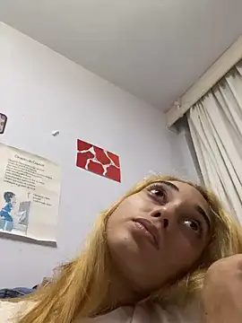 loirinhaaa online show from March 4, 2026, 11:56 pm