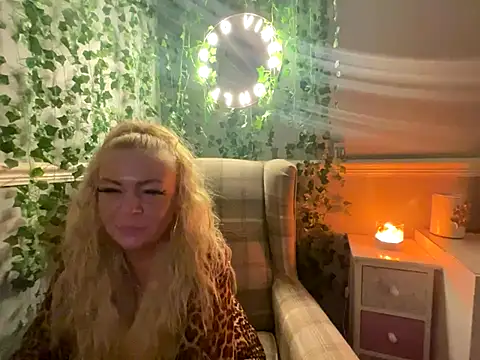 BonnyDesire online show from October 2, 2025, 6:33 pm